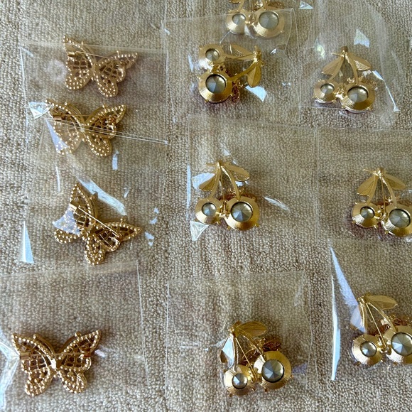 Bundle Of 11 - Butterfly and Cherry Bumblebee Brooches - Picture 7 of 7